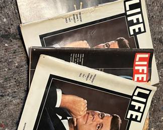 Lot 433 | JFK Assassination LIFE Magazines Magazine
