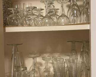 Lot 310 | Assorted Vintage Glassware
