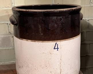 Lot 536 | 4 Gallon Crock, has crack, good for decor
