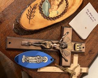 Lot 414 | Catholic Iconography Crucifix, Pyrography, Virgin
