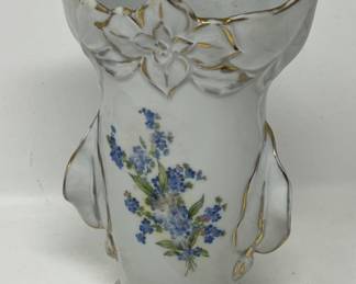 Lot 157 | Limoges French Porcelain Flower Vase
