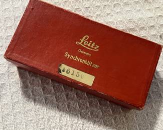 Lot 460 | Leica Leitz Synchronblitzer Flashgun Camera
