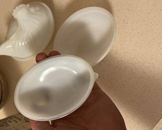 Lot 320 | Trio of Hazel Atlas Hen on Nest HON Glass Box
