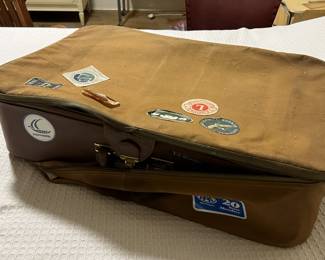 Lot 402 | Vintage Suitcase Luggage
