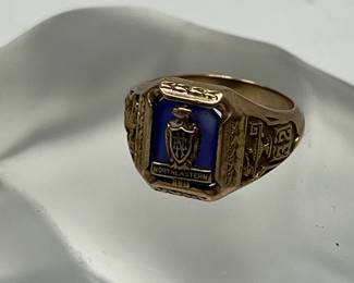 Lot 580 | 10K Gold Class Ring 1932 Detroit
