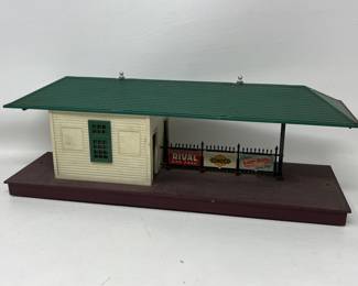Lot 101a | Lionel Illuminated Freight Station Train House
