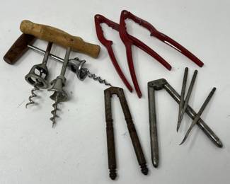 Lot 162 | Vintage Crabby Wine Night Crab Crackers Openers
