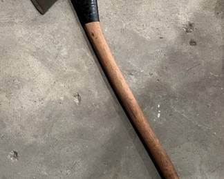 Lot 550 | Axe
