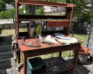 PLANTERS TABLE
