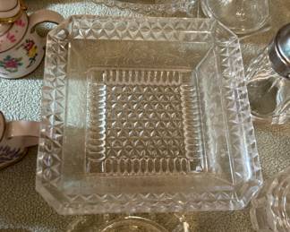 Vintage pressed glass bowl from Federal Glass company featuring diamond lattice or similar style pattern.