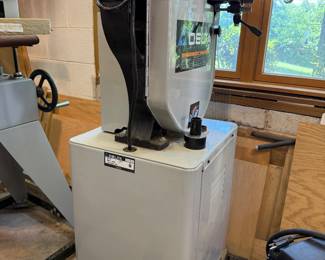 *	#106	Delta 14" woodcutting bandsaw  28-216	 $400.00 				