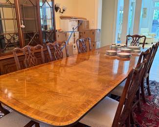 	#17	Henredon Natchez Collection Dining Table with 8 Chairs and 2 leaves 76"-124"x45"x28"	 $550.00 	