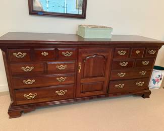 	#89	Thomasville Dresser 72x20x32	 $150.00 				