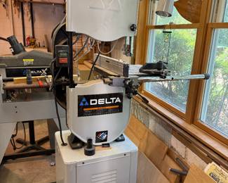 *	#106	Delta 14" woodcutting bandsaw  28-216	 $400.00 							