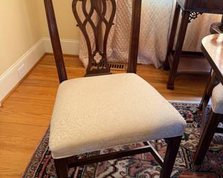 	#17	Henredon Natchez Collection Dining Table with 8 Chairs 76"-124"x45"x28"	 $550.00 				