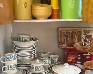 Vintage Tupperware, Vintage Farberware Dish set