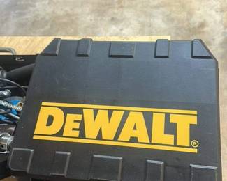 DeWalt D51422 Gauge Narrow Crown Stapler