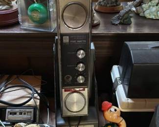 Realistic RA-3000 "Stereo Mate" Transistor Radio