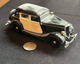 1934 Ford Deluxe Fordor State Police Car Diecast Model