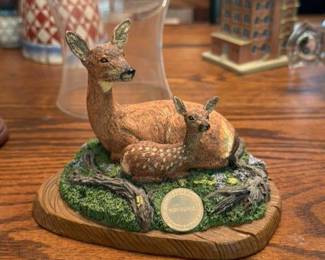 MOther and FAwn Deer Figurine