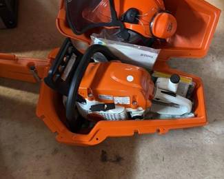 STIHL MS 271 Farm Boss Chainsaw with Safety Gear