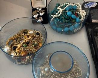 Assorted Vintage Jewelry Collection