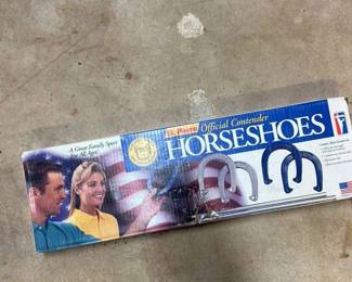 St. Pierre Official Contender Horseshoes Set