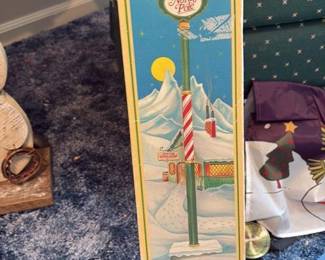 Rennoc Animations North Pole Telescoping Lamp Post