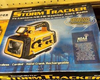 Vector Storm Tracker TV/Lantern/AM/FM/Weather Alert Radio