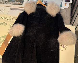 Vintage heavy Wool coat with Rabbit fur edgings