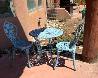 More Lawn furnishings 