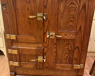 Very nice Oak Ice Box