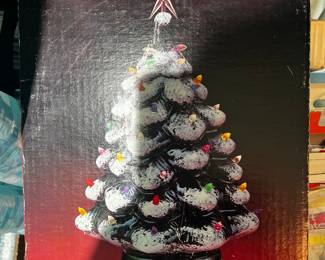Aaahhh our favorite classic ceramic Christmas tree! 