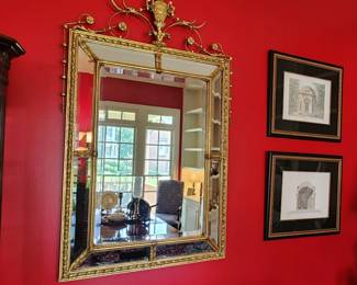 Elegant Gilt Mirror 