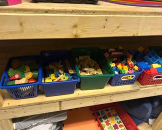 Building blocks of different types and sizes