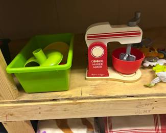 Melissa and Doug mixer