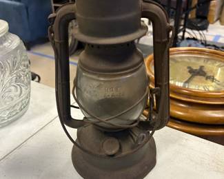 Vintage oil lamp/lantern