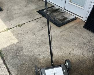 Magnetic sweeper