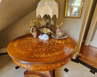Beautiful Entry Table with Inlay Details