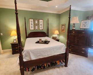 Queen 4 Post Bed