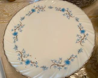 Lenox Chanson dinner plate - beautiful, complete set! ❤️
