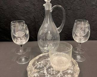 CT436Vintage Etched Glass Decanter With Matching Wine Glasses