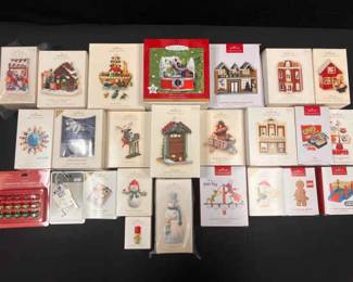 SH1000Hallmark Keepsake Ornaments In Box