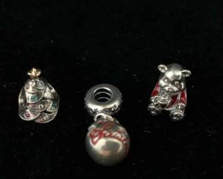 SH986VPandora Charms, Festive Tree Christmas Bear