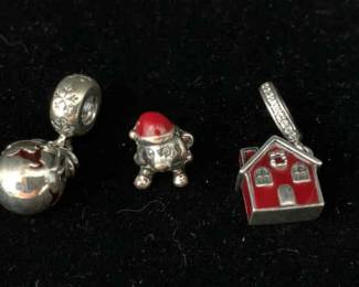 SH984VPandora Charms, Cozy Christmas House Dog