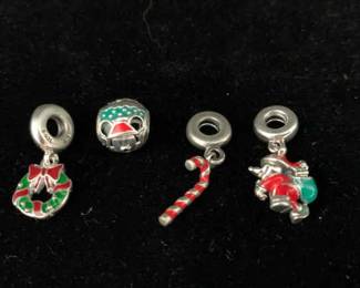 SH982VPandora Charms, Christmas Mickey