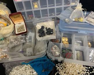 CT432Jewelry Making Supplies, Mystery Lot