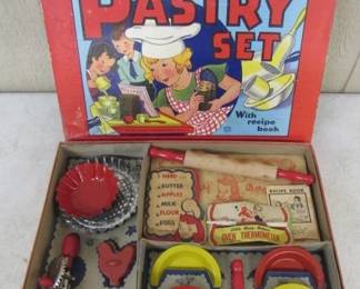 Betty's Pastry Set in Box