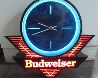 Lighted Budweiser Beer Clock - Works