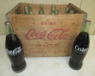 1950's Wooden Coke Crate w/26 oz Bottles